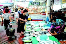 “日방사능 때문에…”  마산어시장축제 된서리