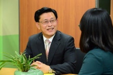경남신문-초록우산 어린이재단 나눔캠페인 1004人의 기적-‘후원 천사’  한철성  창원 삼정자중학교 교장