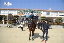 승마 특성화학교 함양 위림초 ‘말 타고 졸업식’
