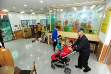 진주중앙유등시장 고객쉼터 운영    어린이놀이방·수유실 등 갖춰