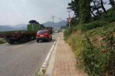 김해 외동사거리 도로, 화물차 ‘불법점령’