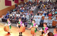 “진해청소년전당 개관 1주년을 축하합니다”