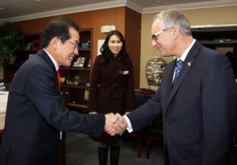 홍준표 도지사, 캐나다 외교통상장관 면담