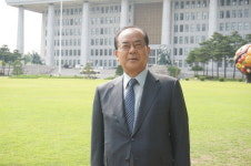 [어떻게 지냅니까] 창원 출신 김정부 전 국회의원