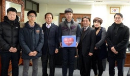 마산중앙중, 경남신문사에 이웃돕기성금 102만원 기탁