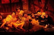 리 뷰  review     연희단거리패 연극 ‘방바닥 긁는 남자’