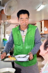 [사람속으로] 마산역 무료급식소 16년째 운영하는  박덕조 씨