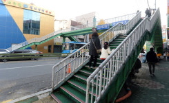 창원지역 육교 31곳 중 절반 ‘20년 이상’ 노후