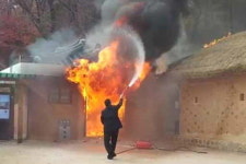 박정희 전 대통령 구미 생가, 방화로 불타