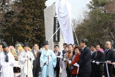 김해에 ‘한국 유림 독립운동 파리장서비’ 섰다