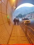 “버스 놓치면 1시간 걸려 목 따갑지만 참고 다녀요”