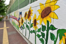 진주 평거주공아파트 ‘벽화마을’ 조성  LH·주택공단·국제대 학생·주민 등 작업