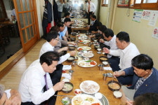 합천군 “국밥 먹으며 전통시장 도와야죠”