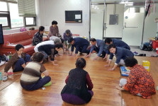 창원 사파동장, 경로당 어르신 위문