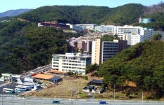 ‘교수 채용 비리 혐의’ 한국국제대 강경모 이사장 구속