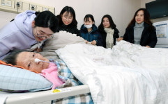 진해여고 학생들, 이불 만들어 위안부할머니 선물