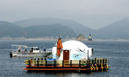 창원 해상콘도서 음주수영하다 물에 빠진 시민 2명 구조