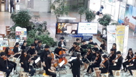 창원시설공단 민들레합주단, 창원터미널 대합실서 음악회 ‘눈길’