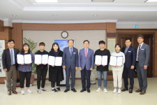 마산대 총동문회, 성적 우수 학생에 장학금