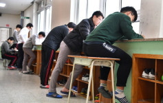 고3 수험생 “한 문제라도 더…”