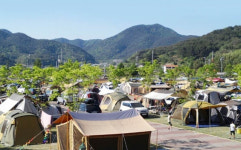 올 여름 고성서 캠핑과 물놀이를 동시에 즐겨요