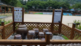 진영대흥초, 생태체험학습장에 장독대 설치