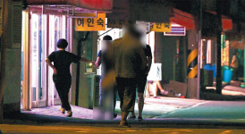 [창원 서성동을 바꾸자] (1) 파출소 앞 50m서 오늘도 성업 중
