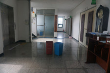 함안 군북면사무소 천장 물 뚝뚝 방문객 불편 겪어