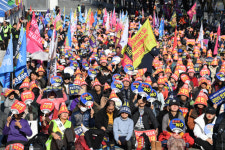 “청소년세대 퍼지는 문란한 성문화 국가적 위기”