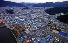 [창설 50년 마산자유무역지역 희망 품고 다시 뛰자] (3) 마산자유무역지역을 지키는 기업