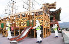 [포토뉴스] 진해루 방역작업