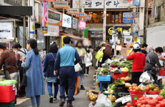 [포토뉴스] 모처럼 활기 띤 반송시장