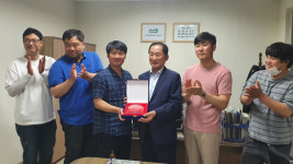 거제 상동동 더샵블루시티 입주민, 이기우 전 차관에 감사패