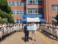 NC 김태군, 마산 용마고에 피칭머신 기증