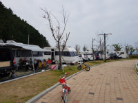 ‘캠핑족 몸살’ 능포항 수변공원 내달부터 주차장 유료화한다