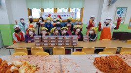 창원 대방초 학생·학무모 ‘사랑의 김장 담그기’