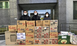 마산합포구 마린애시앙부영 관리소·주민 성품 전달