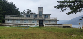 통영 섬마을 이 폐교가 ‘냥냥이 학교’ 된다냥