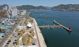 창원 마산구항 방재언덕에 합포수변공원 개장