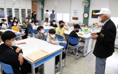 마산방어전투 알리는 91살 노병 류승석씨