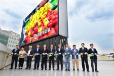 도내 최대 옥외 전광판, 창원역 앞에 불 밝혔다