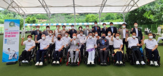 비장애인과 함께… 전국장애인론볼대회 진주서 열려