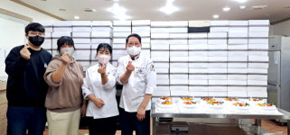 한국제과제빵커피학원, 복지시설에 케이크 100개 기부