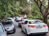 소문난 ‘바다뷰’ 창원 장수암 주차난 몸살