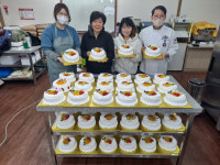 한국제과제빵커피학원, 경남종합복지회관에 케이크 100개
