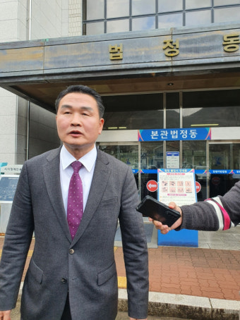 거제시장 선거법 위반 혐의 항소심 첫 재판서 “정치적 의도 있었다” 주장
