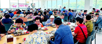 김해동부노인복지관, 경남은행 후원 삼계탕 무료급식
