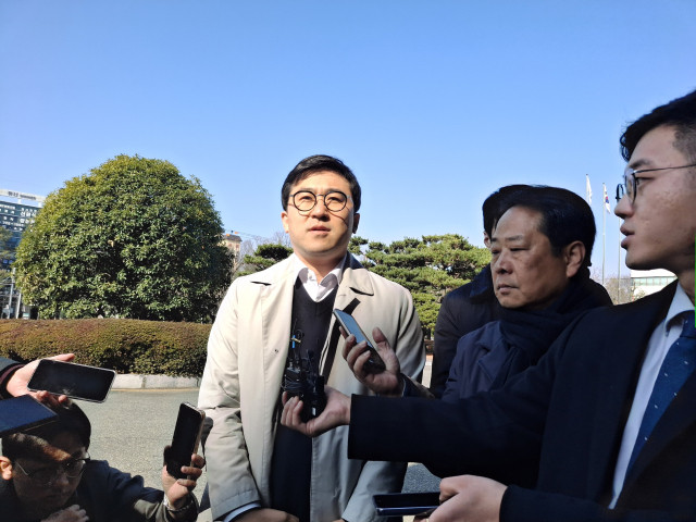 서울시장 오세훈, 명태균 여론조사 대납 의혹 조사…12시간 소환 형사조사 완료