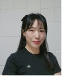 [기고] 한 손에는 스마트폰, 한 손에는 아이 손- 하미자(하얀나라어린이집 원장)