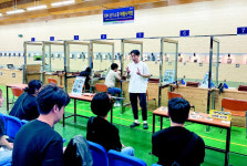 김해사격장서 ‘짜릿한 일상 탈출’